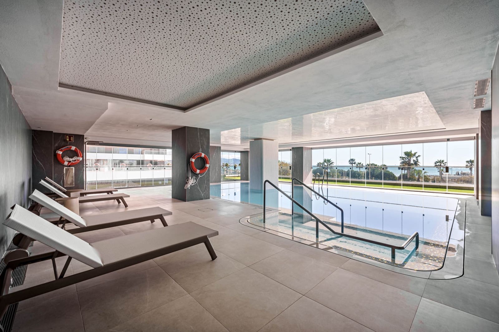 2 soveværelse Lejlighed til salg i Malaga by med swimmingpool garage - € 1.495.000 (Ref: 9494802)
