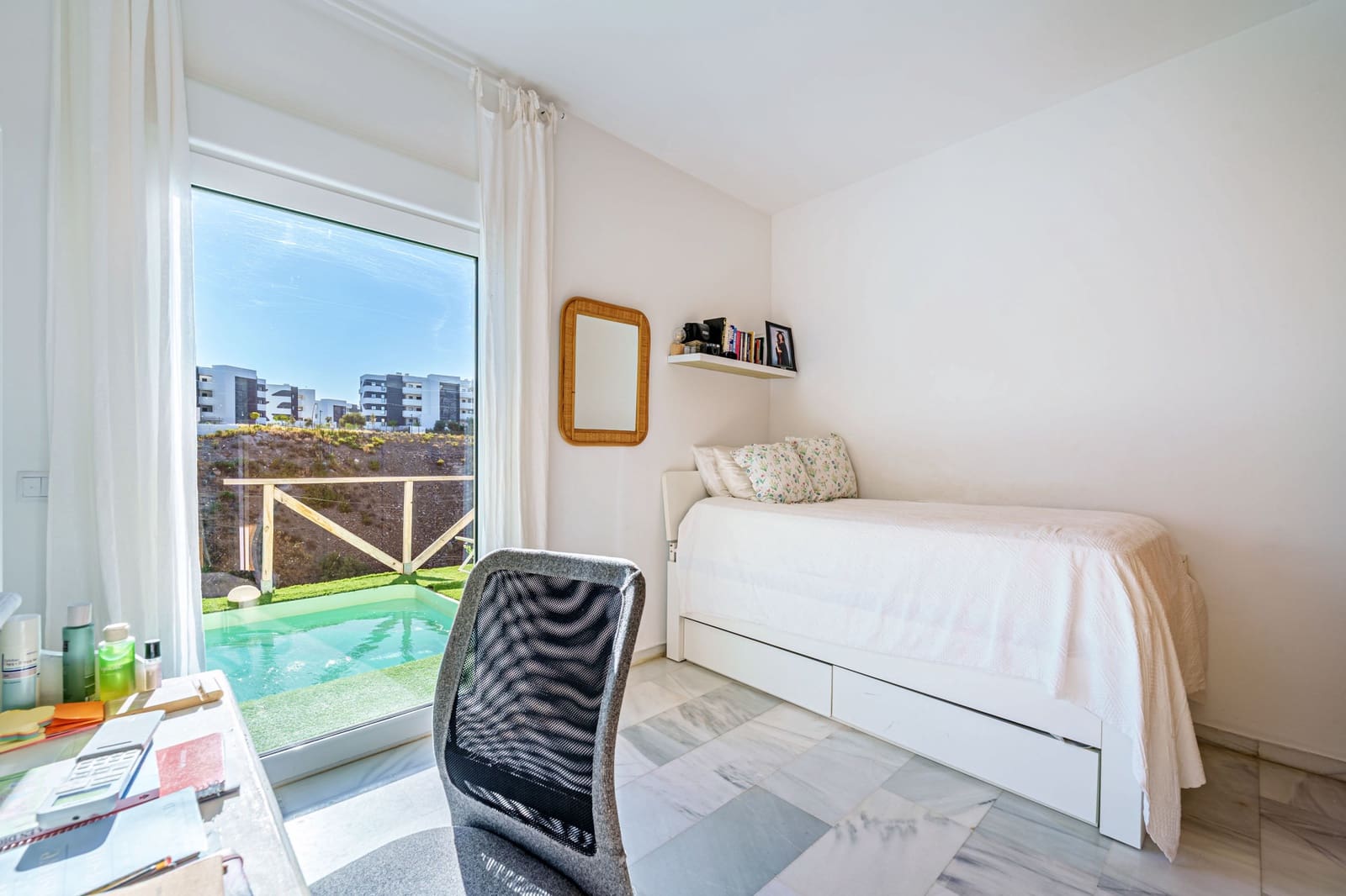 4 soverom Kjedet enebolig til salgs i Benalmadena med svømmebasseng garasje - € 695 000 (Ref: 9494805)