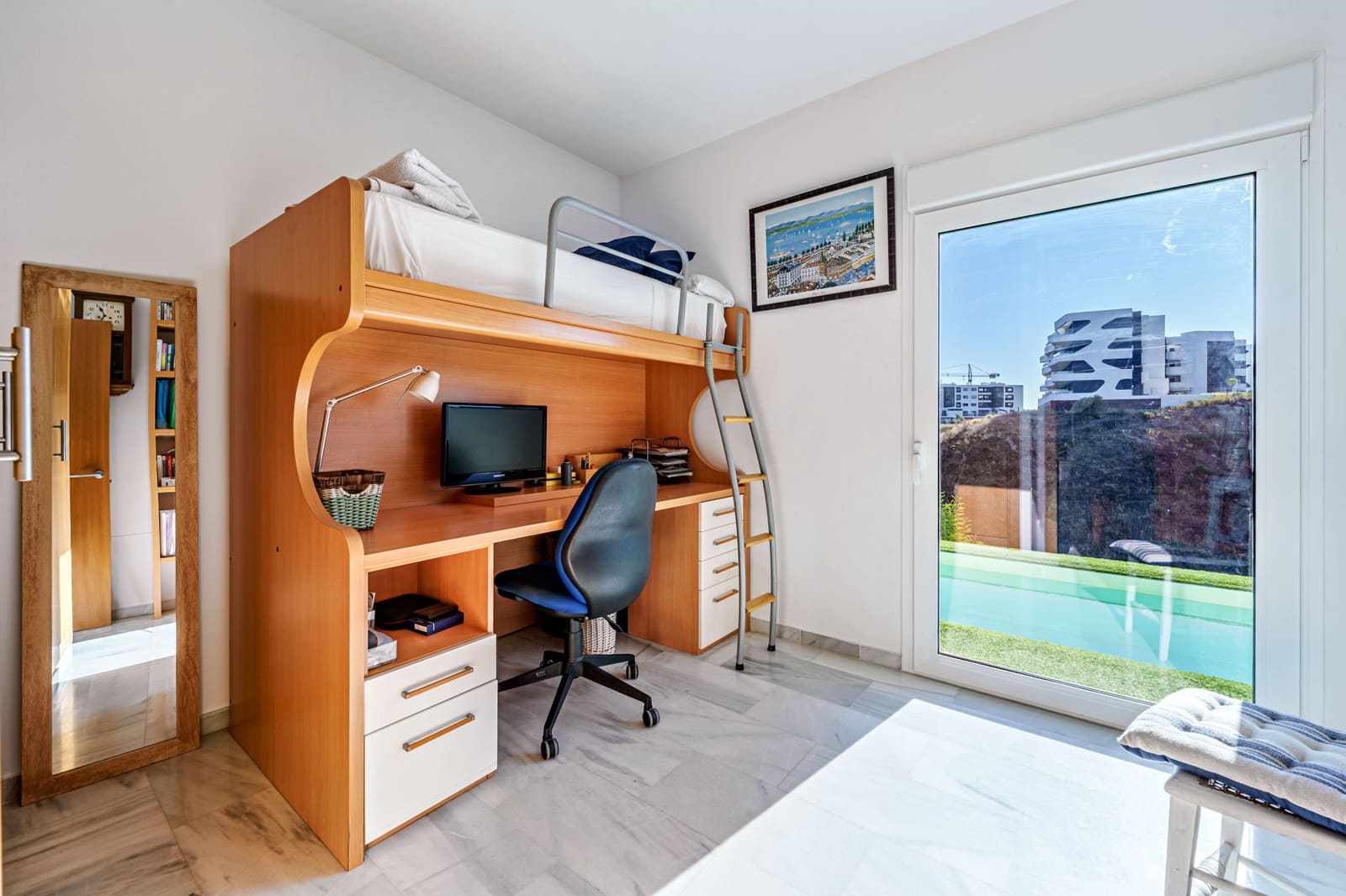 4 soverom Kjedet enebolig til salgs i Benalmadena med svømmebasseng garasje - € 695 000 (Ref: 9494805)