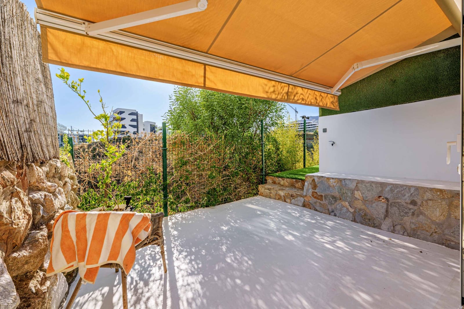 4 soverom Kjedet enebolig til salgs i Benalmadena med svømmebasseng garasje - € 695 000 (Ref: 9494805)