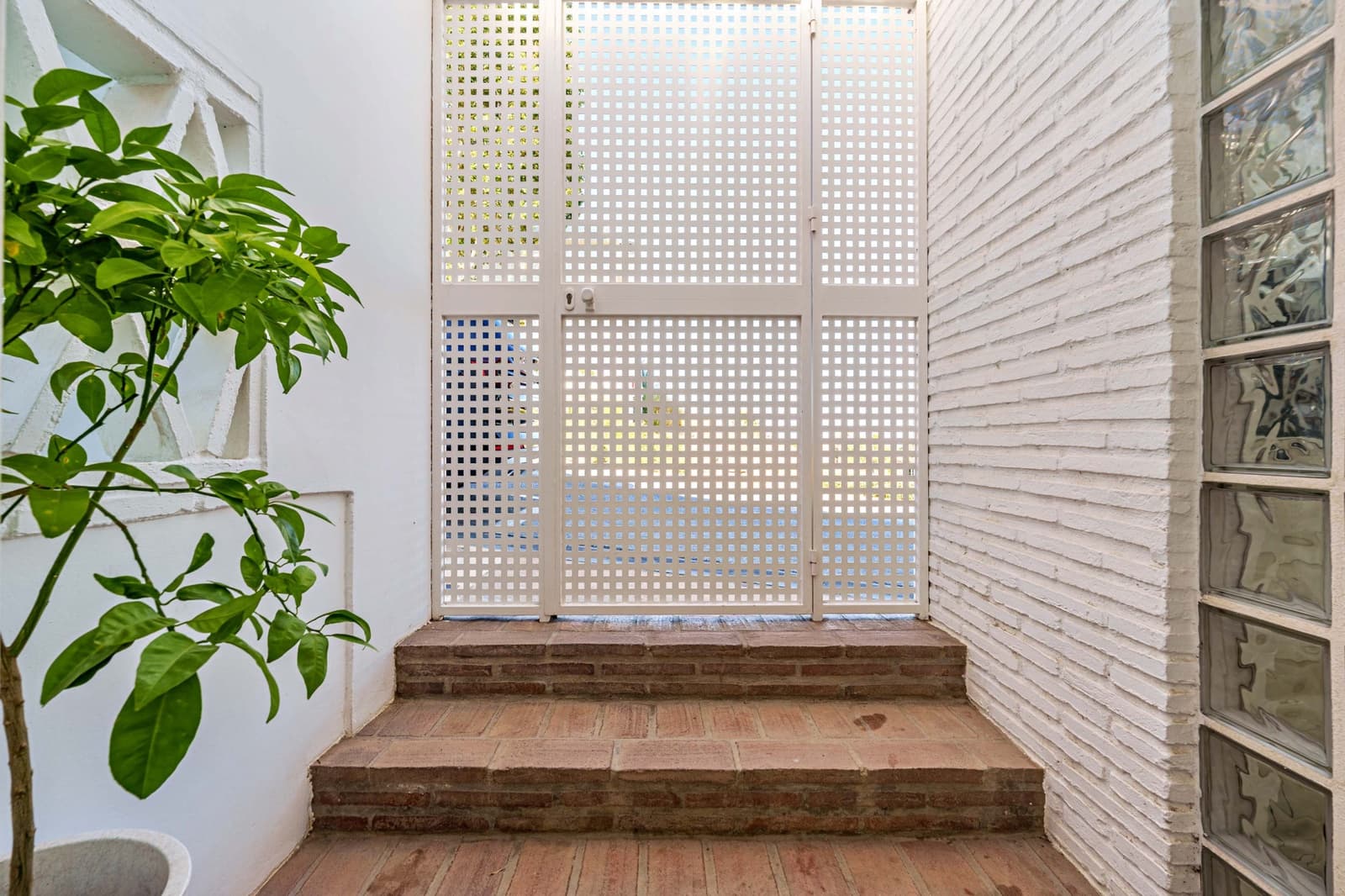 4 soverom Kjedet enebolig til salgs i Benalmadena med svømmebasseng garasje - € 695 000 (Ref: 9494805)