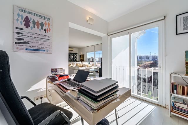 4 soverom Kjedet enebolig til salgs i Benalmádena med svømmebasseng garasje - € 675 000 (Ref: 9494805)