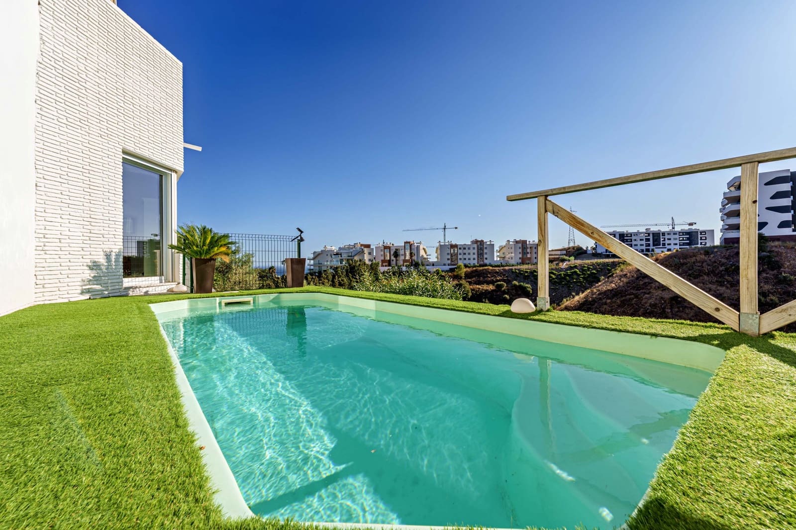 4 bedroom Semi-detached Villa for sale in Benalmadena with pool garage - € 675,000 (Ref: 9494805)