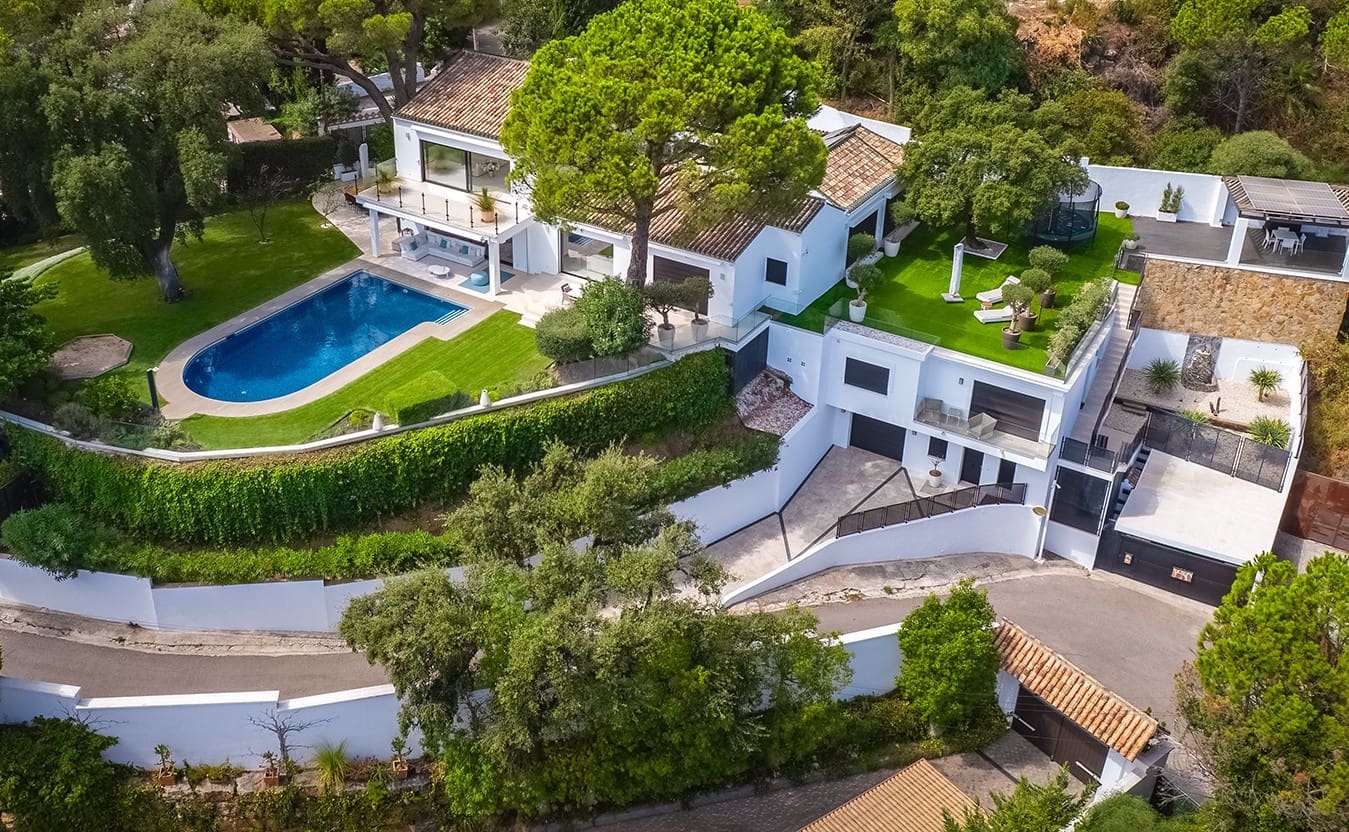 8 bedroom Villa for sale in El Madronal with pool garage - € 4,450,000 (Ref: 9494807)