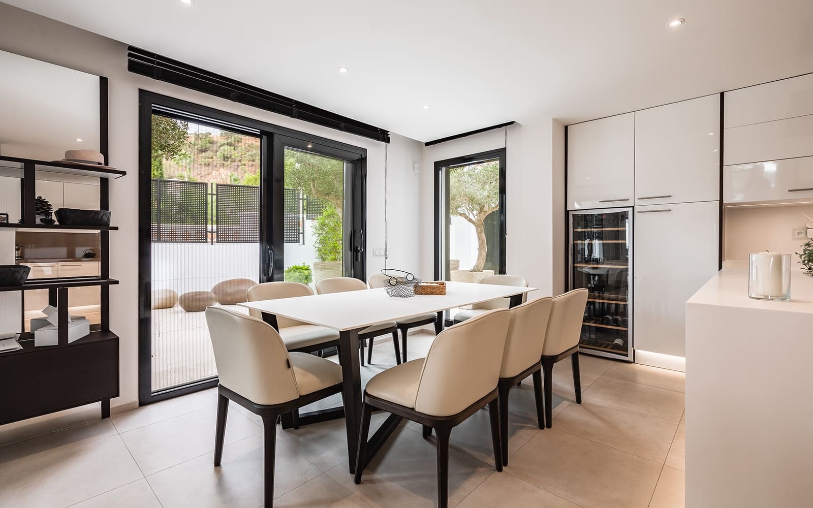 8 bedroom Villa for sale in El Madronal with pool garage - € 4,450,000 (Ref: 9494807)