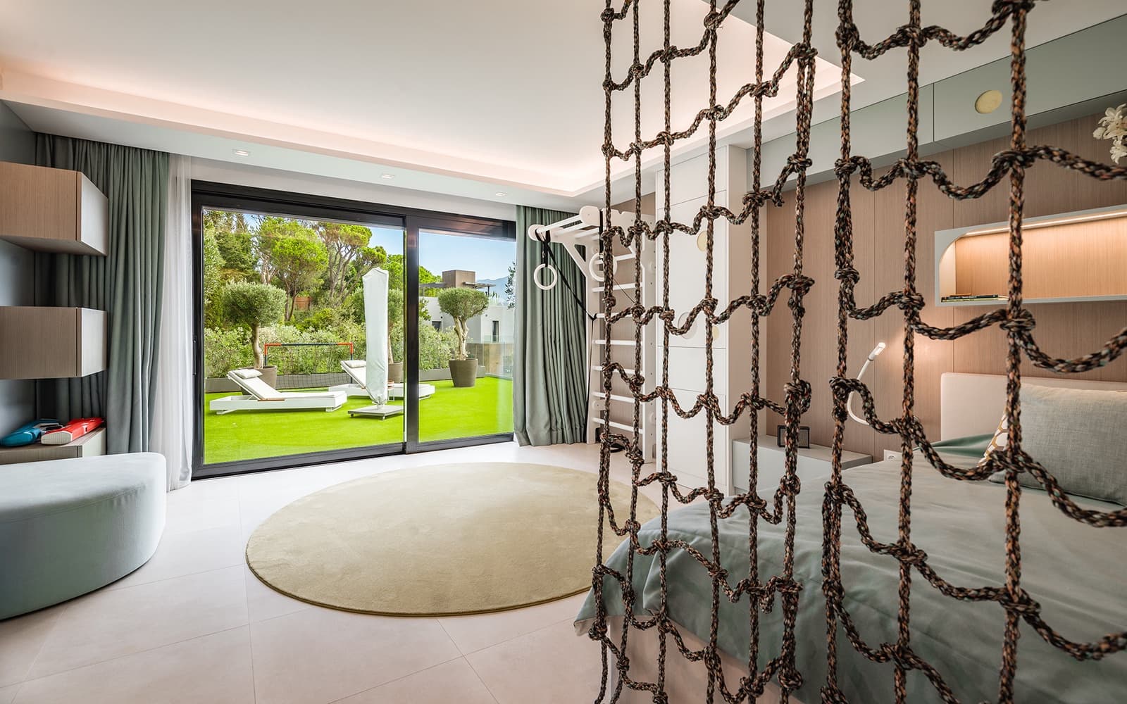 8 bedroom Villa for sale in El Madronal with pool garage - € 4,450,000 (Ref: 9494807)