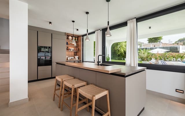 6 soveværelse Villa til salg i Marbella med swimmingpool garage - € 3.995.000 (Ref: 9494808)