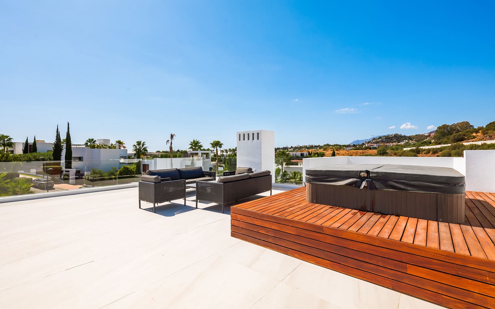 7 sypialnia Willa na sprzedaż w Marbella z basenem garażem - 4 200 000 € (Ref: 9494809)