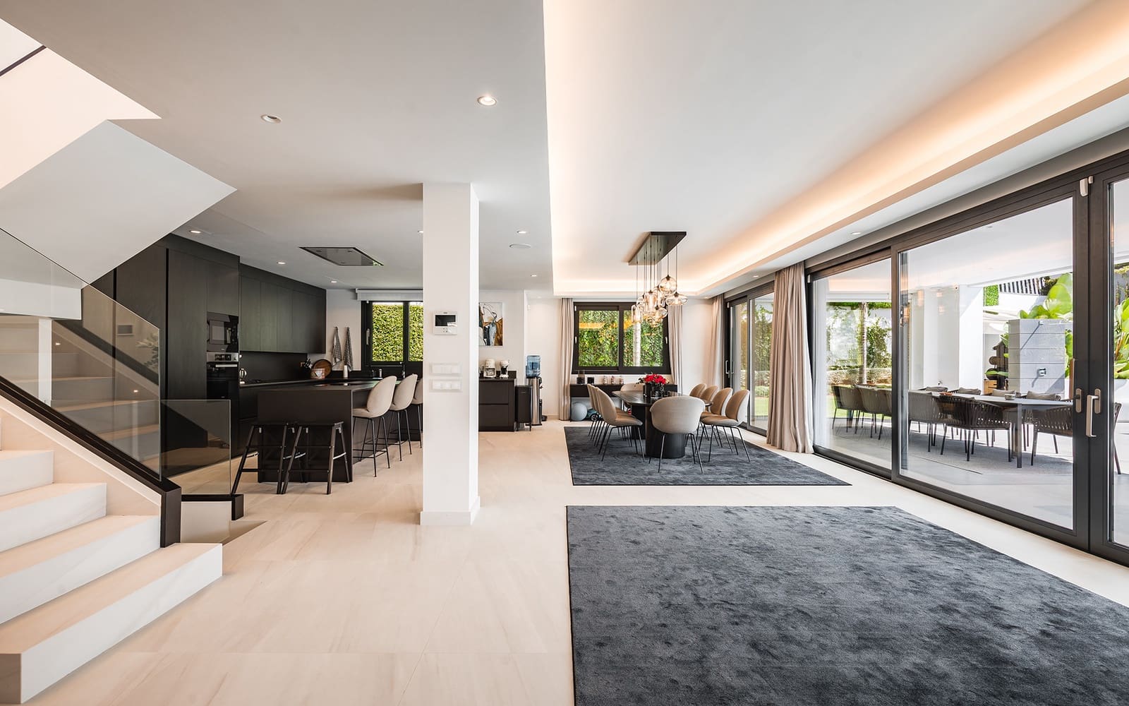 7 sypialnia Willa na sprzedaż w Marbella z basenem garażem - 4 200 000 € (Ref: 9494809)