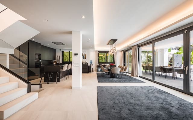 7 sypialnia Willa na sprzedaż w Marbella z basenem garażem - 4 200 000 € (Ref: 9494809)