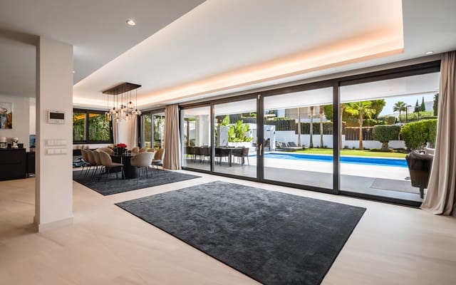 7 sypialnia Willa na sprzedaż w Marbella z basenem garażem - 4 200 000 € (Ref: 9494809)