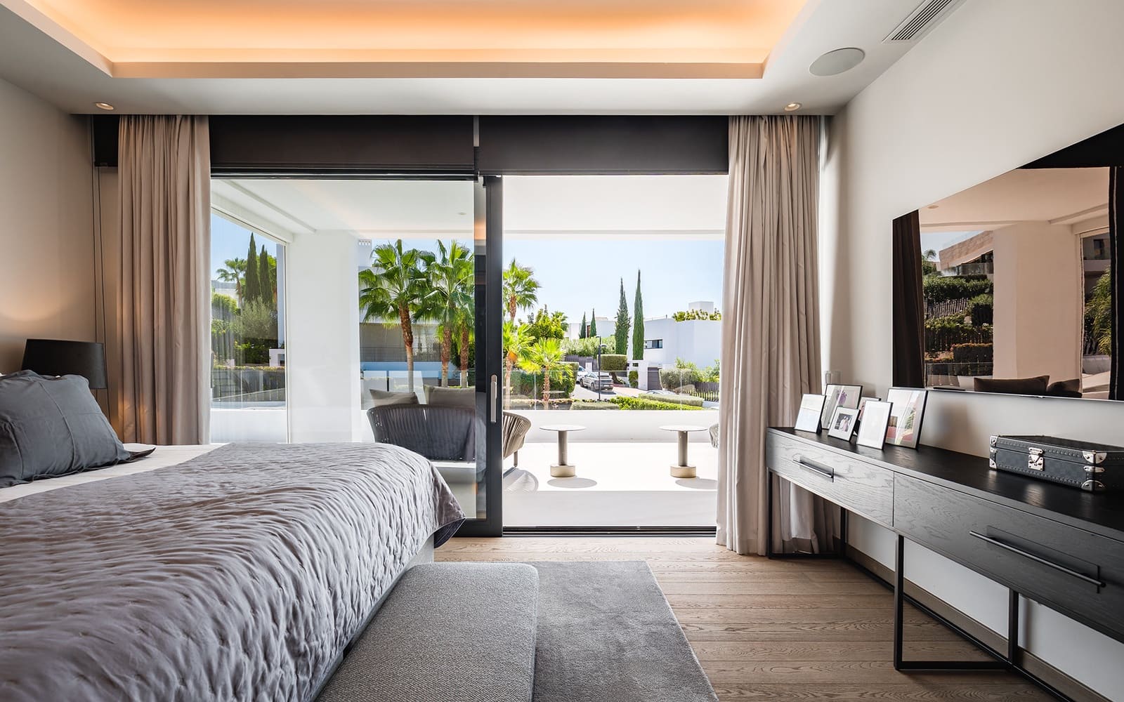 7 sypialnia Willa na sprzedaż w Marbella z basenem garażem - 4 200 000 € (Ref: 9494809)