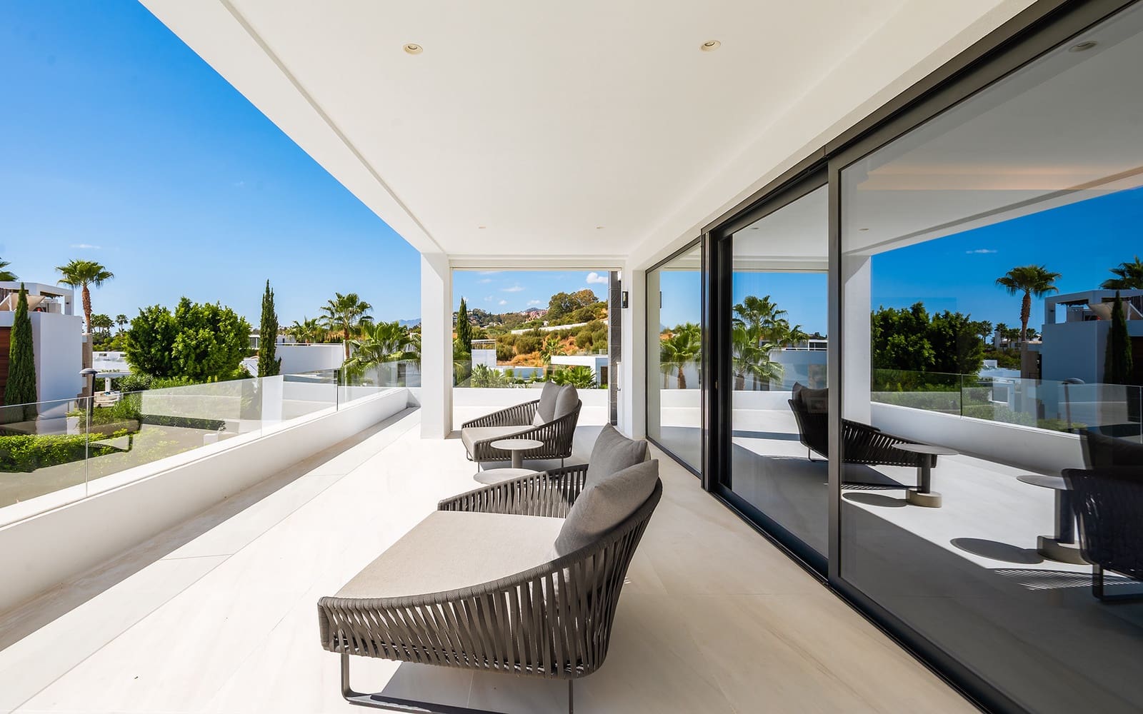 7 sypialnia Willa na sprzedaż w Marbella z basenem garażem - 4 200 000 € (Ref: 9494809)