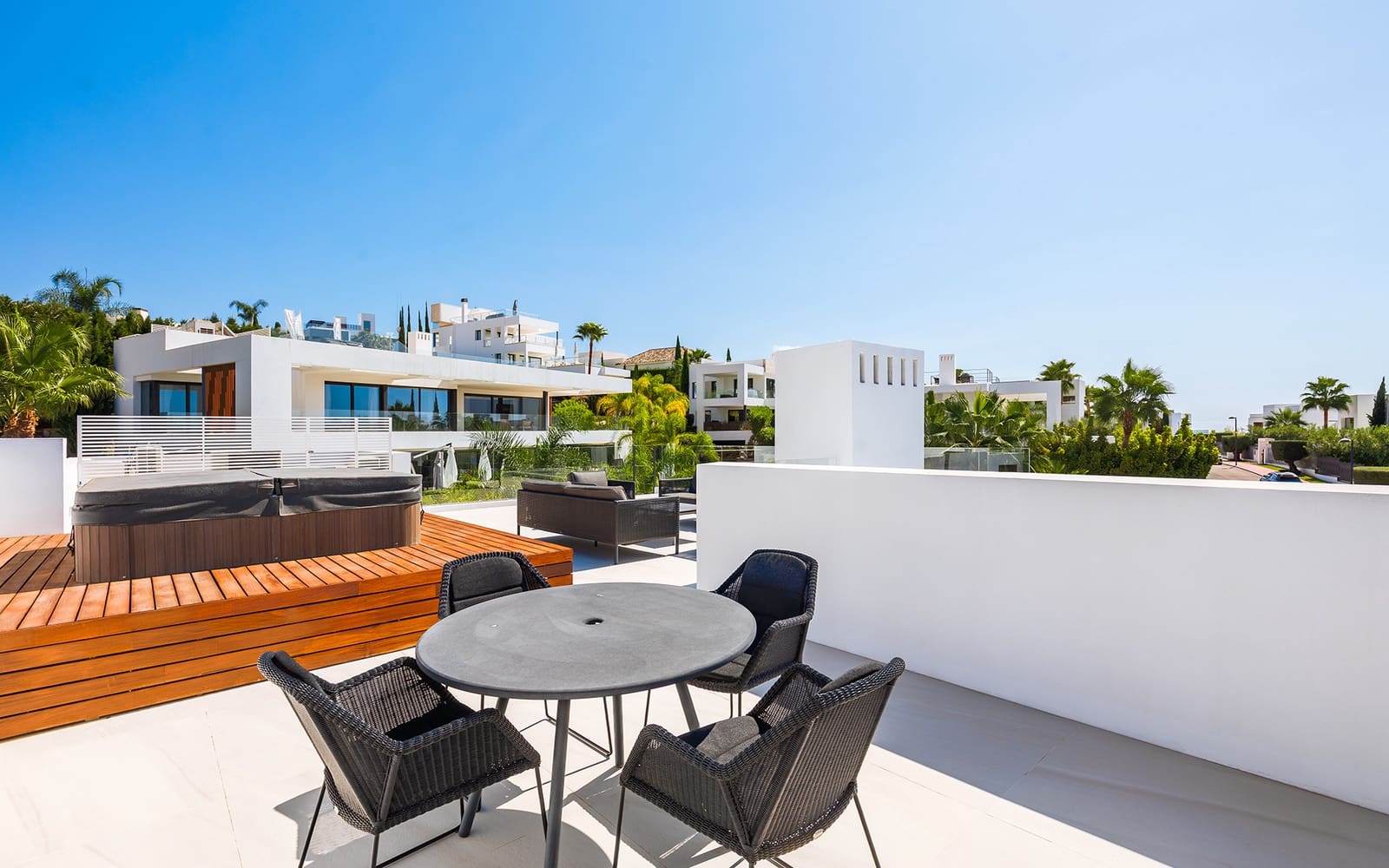 7 sypialnia Willa na sprzedaż w Marbella z basenem garażem - 4 200 000 € (Ref: 9494809)