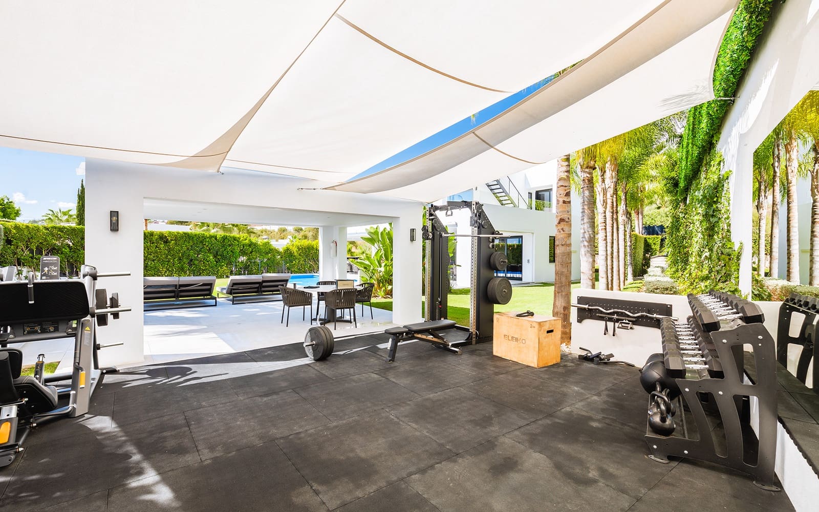 7 sypialnia Willa na sprzedaż w Marbella z basenem garażem - 4 200 000 € (Ref: 9494809)