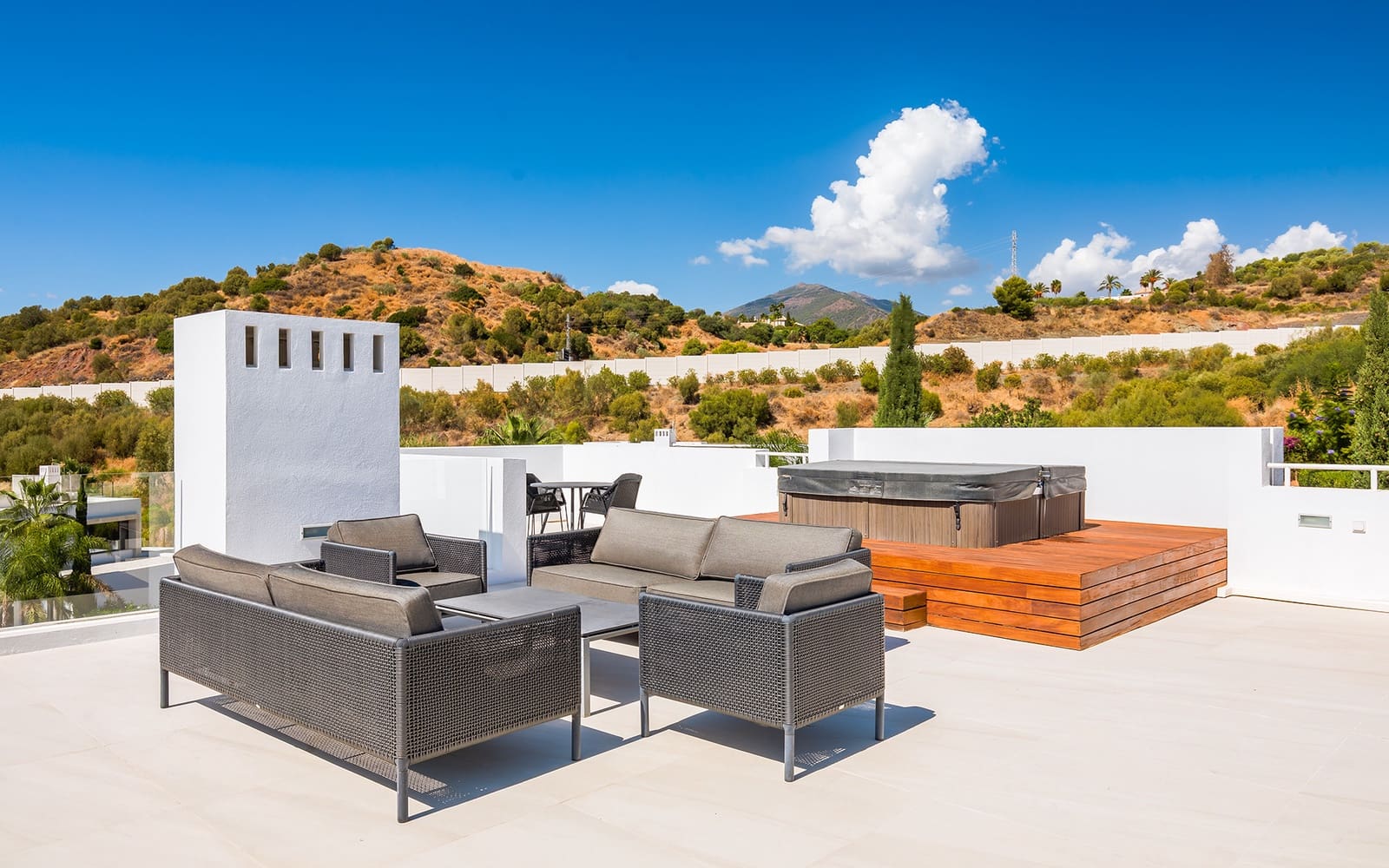 7 sypialnia Willa na sprzedaż w Marbella z basenem garażem - 4 200 000 € (Ref: 9494809)