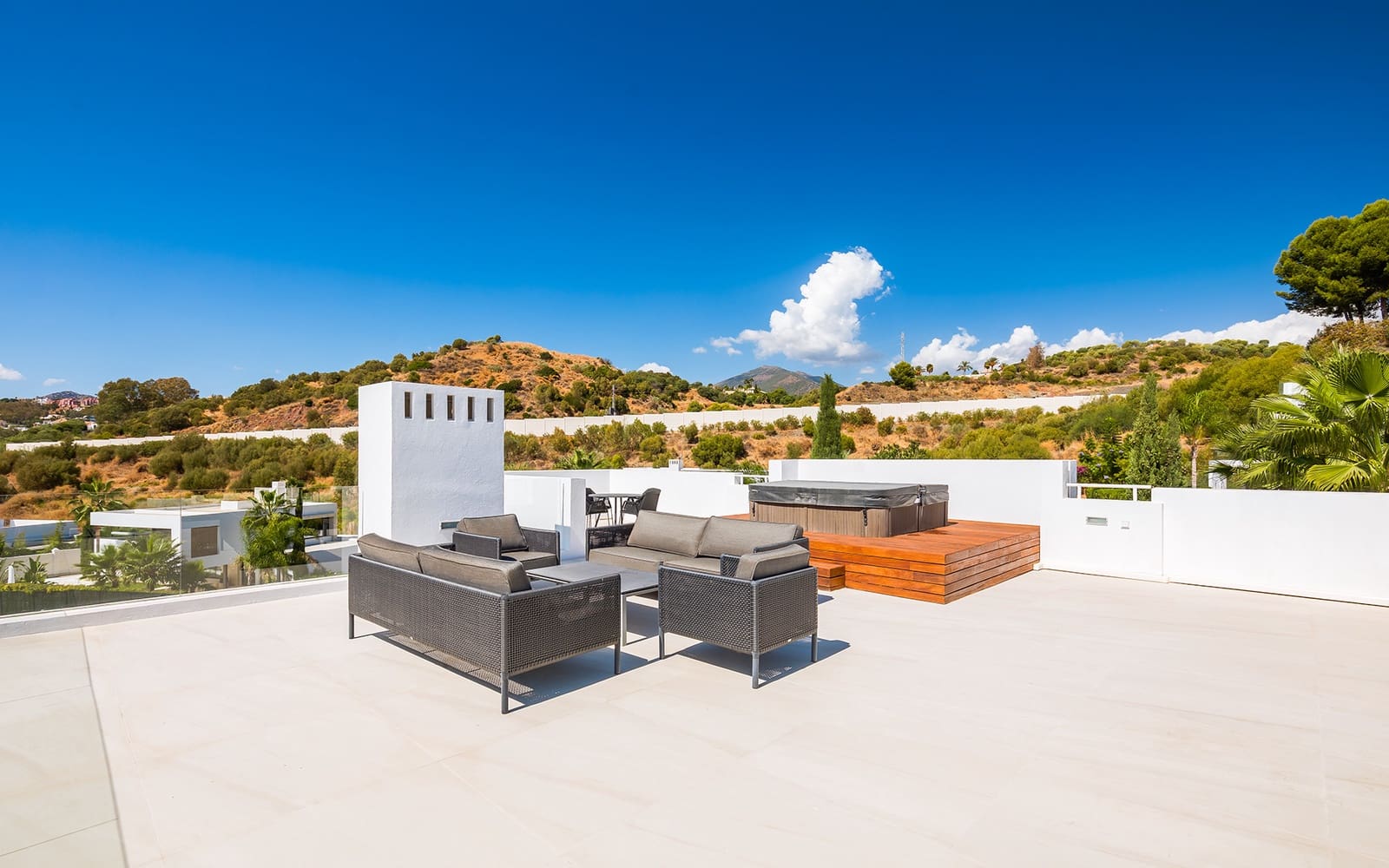 7 sypialnia Willa na sprzedaż w Marbella z basenem garażem - 4 200 000 € (Ref: 9494809)