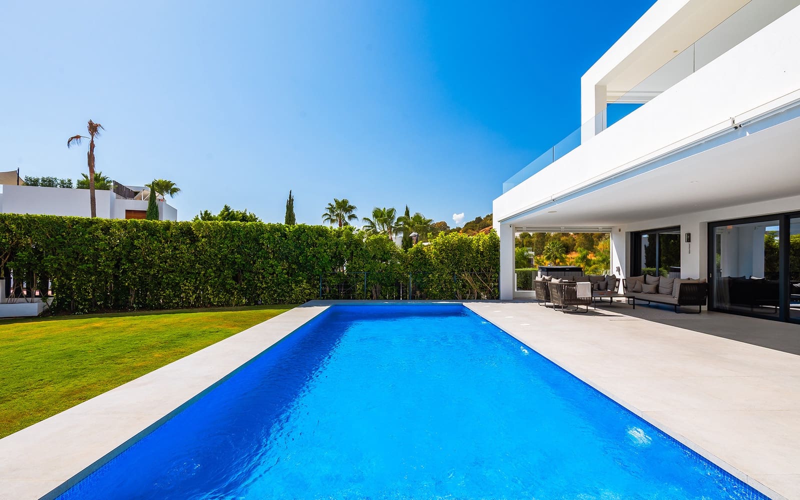 7 sypialnia Willa na sprzedaż w Marbella z basenem garażem - 4 200 000 € (Ref: 9494809)