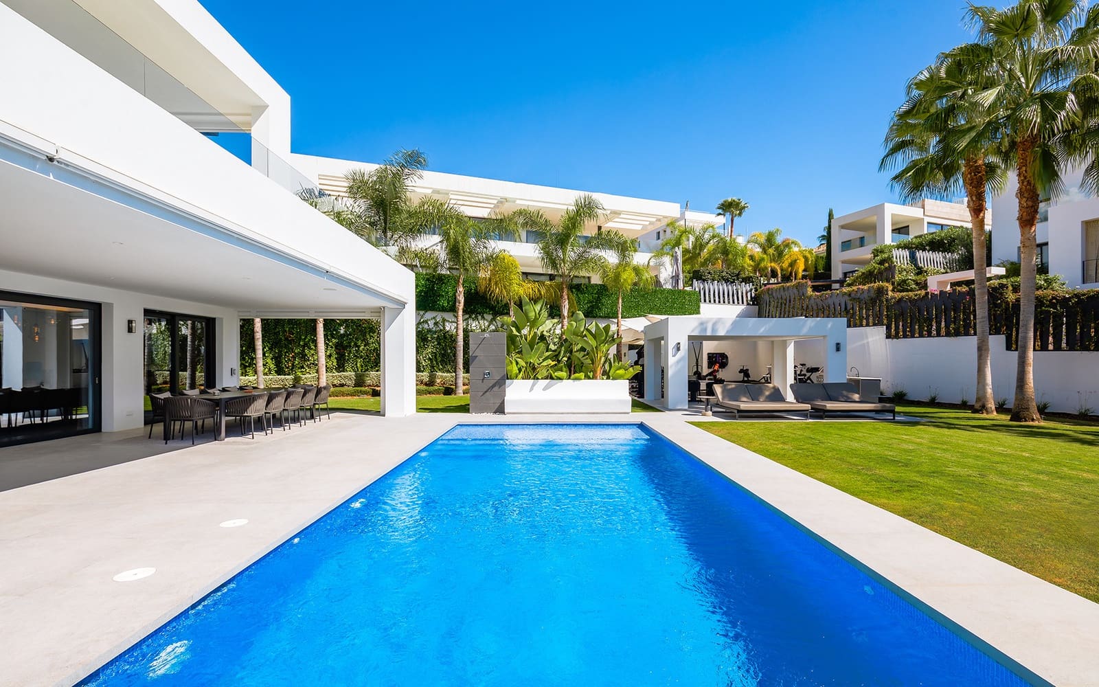 7 sypialnia Willa na sprzedaż w Marbella z basenem garażem - 4 200 000 € (Ref: 9494809)