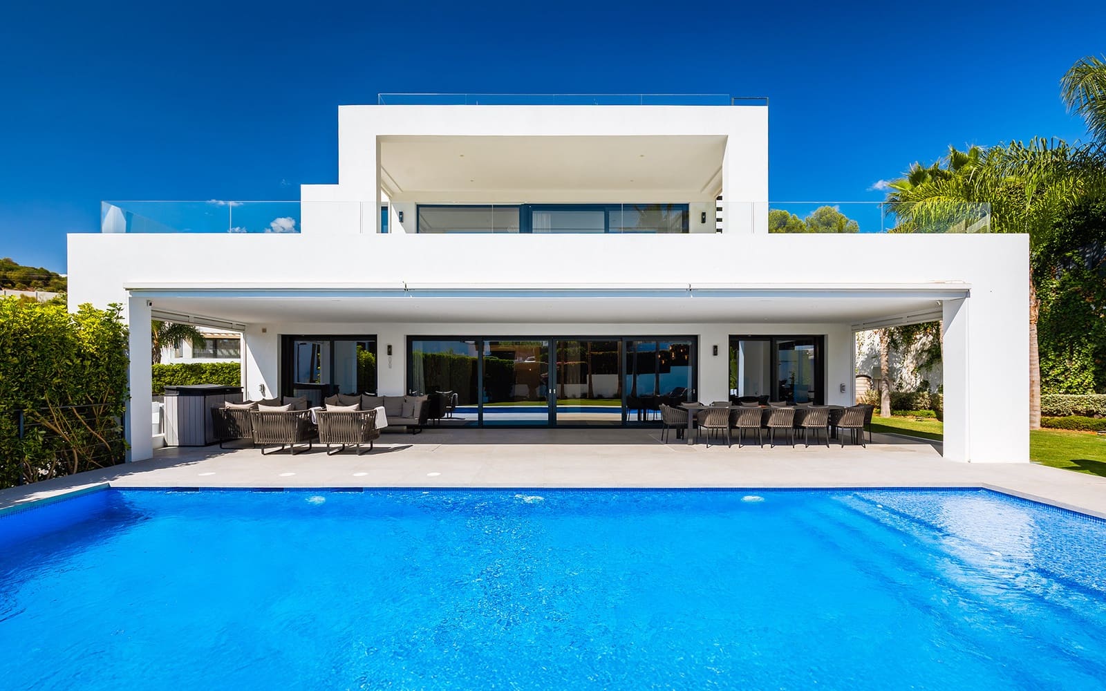 7 sypialnia Willa na sprzedaż w Marbella z basenem garażem - 4 200 000 € (Ref: 9494809)