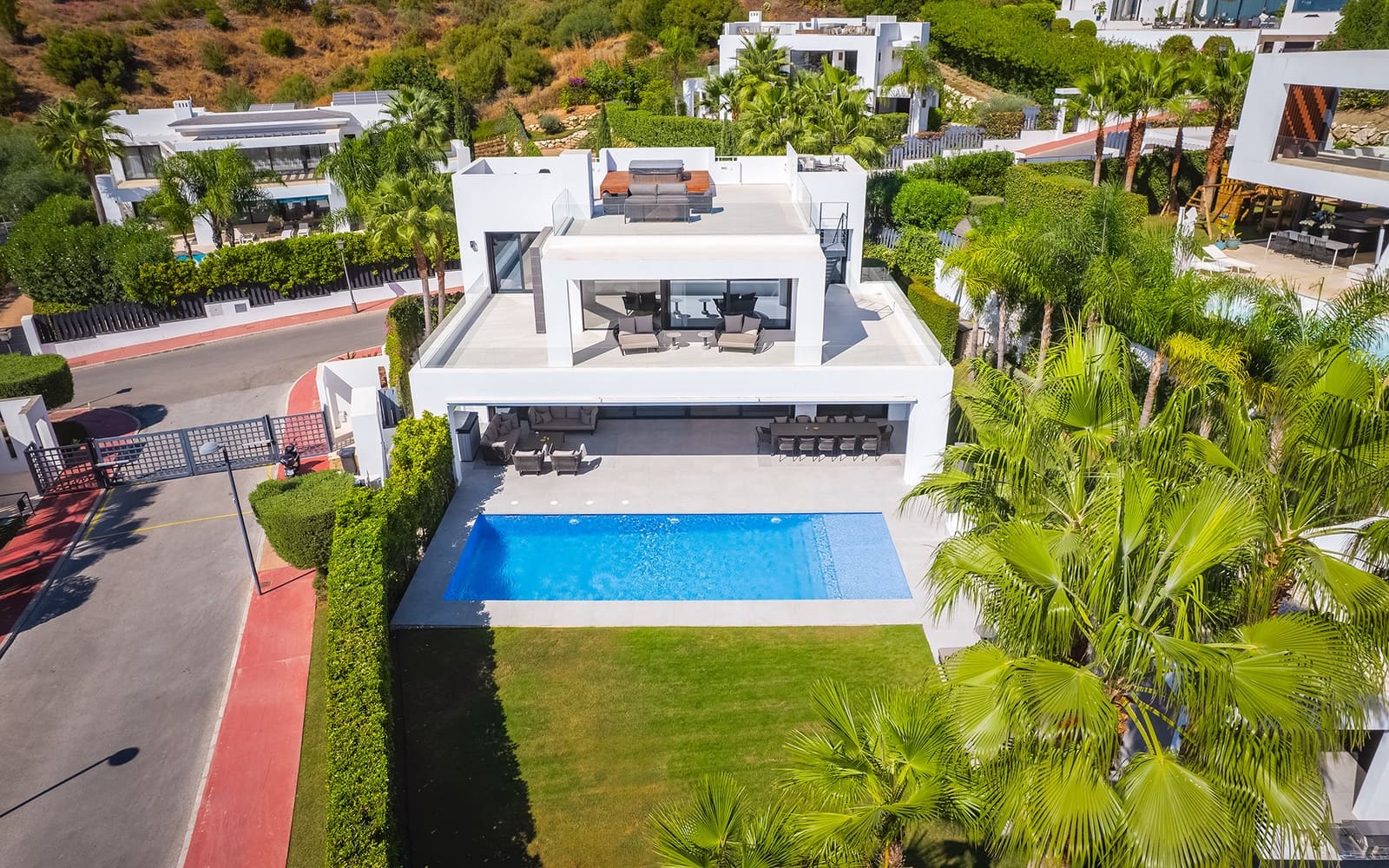 7 sypialnia Willa na sprzedaż w Marbella z basenem garażem - 4 200 000 € (Ref: 9494809)