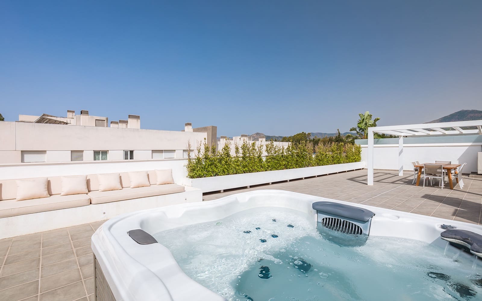 4 sovrum Takvåning till salu i San Pedro de Alcantara med garage - 949 000 € (Ref: 9494813)