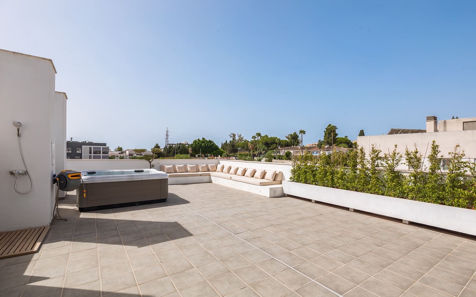 4 sovrum Takvåning till salu i San Pedro de Alcantara med garage - 949 000 € (Ref: 9494813)