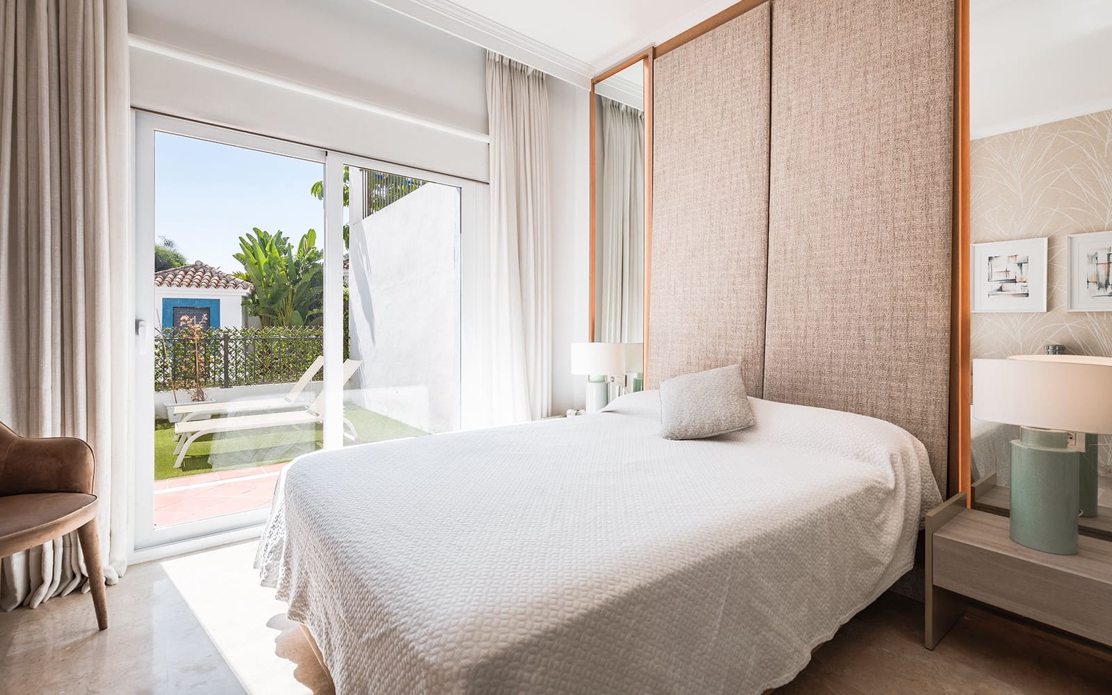 2 bedroom Apartment for sale in Benahavis with pool garage - € 450,000 (Ref: 9494824)