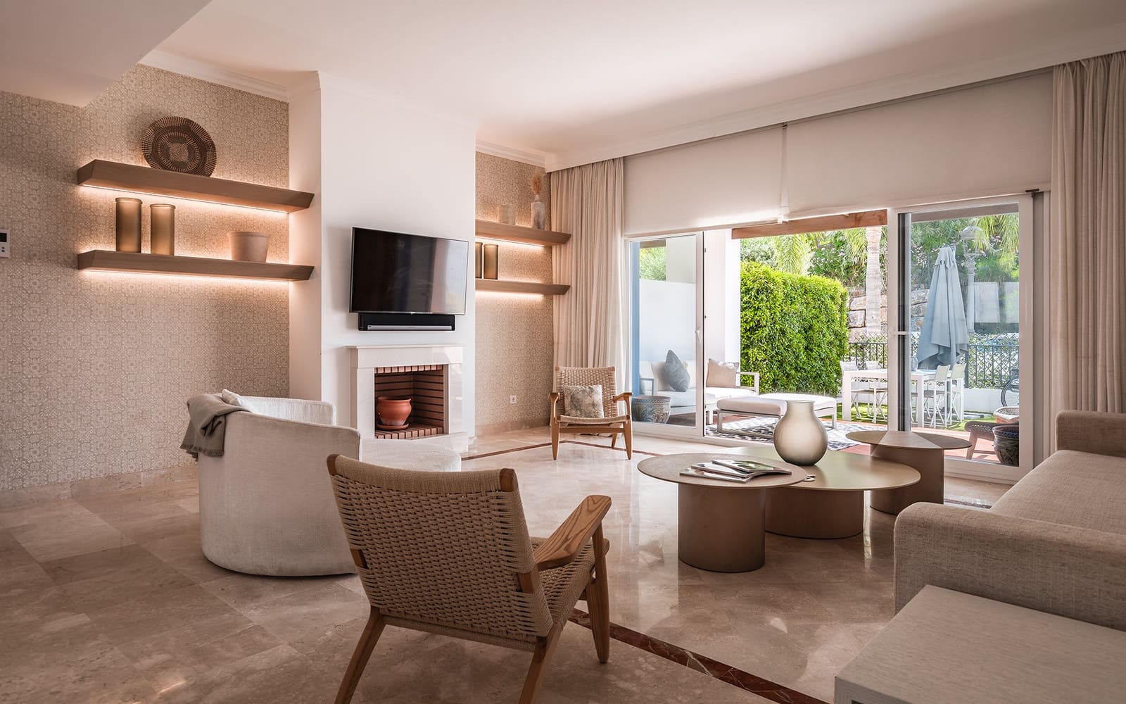 2 bedroom Apartment for sale in Benahavis with pool garage - € 450,000 (Ref: 9494824)