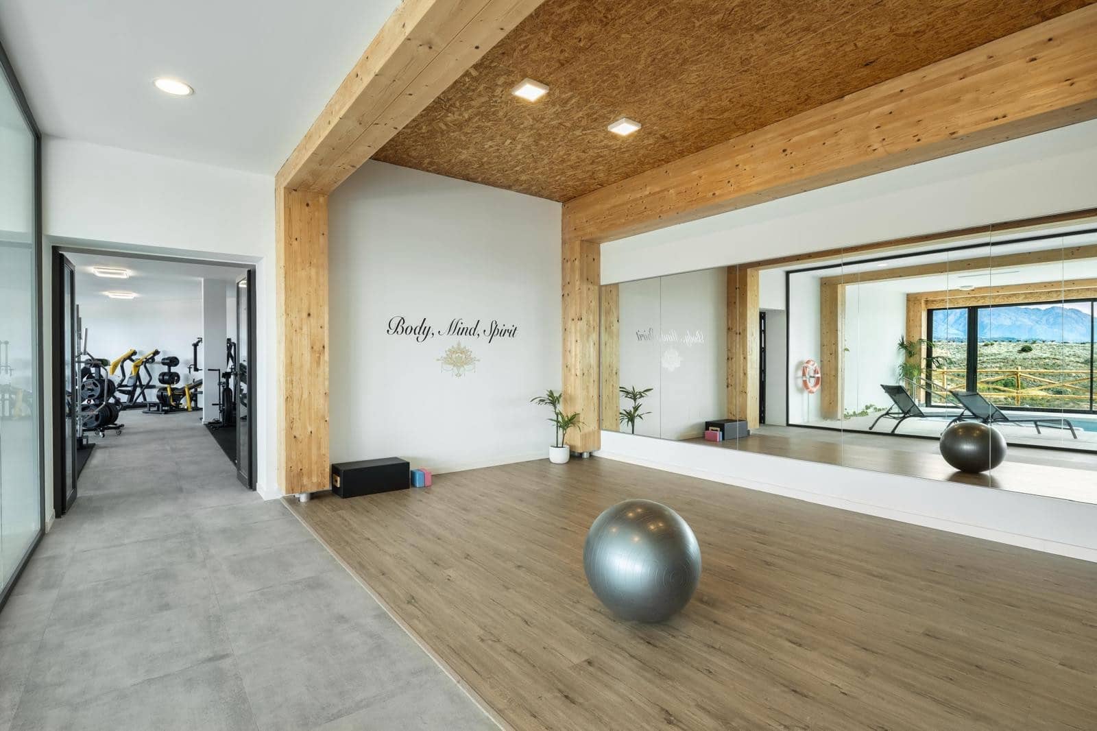 2 bedroom Apartment for sale in Benahavis with pool garage - € 450,000 (Ref: 9494824)