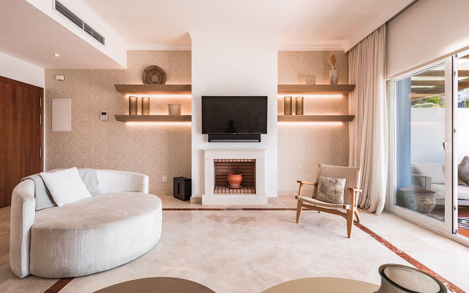 2 bedroom Apartment for sale in Benahavis with pool garage - € 450,000 (Ref: 9494824)