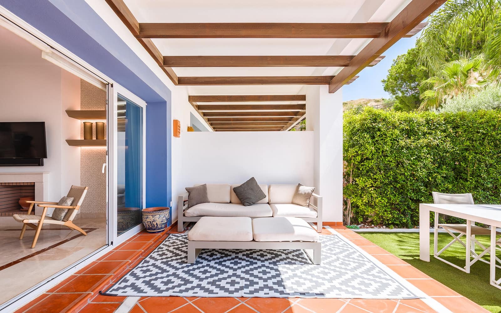 2 bedroom Apartment for sale in Benahavis with pool garage - € 450,000 (Ref: 9494824)