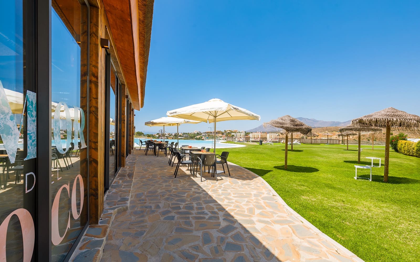 2 bedroom Apartment for sale in Benahavis with pool garage - € 450,000 (Ref: 9494824)