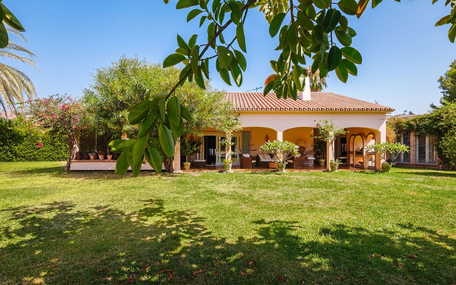 4 Zimmer Villa zu verkaufen in Benahavis mit Pool Garage - 3.900.000 € (Ref: 9494825)