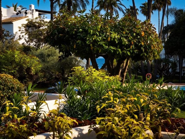 2 soveværelse Lejlighed til salg i Estepona med swimmingpool garage - € 1.140.000 (Ref: 9494826)