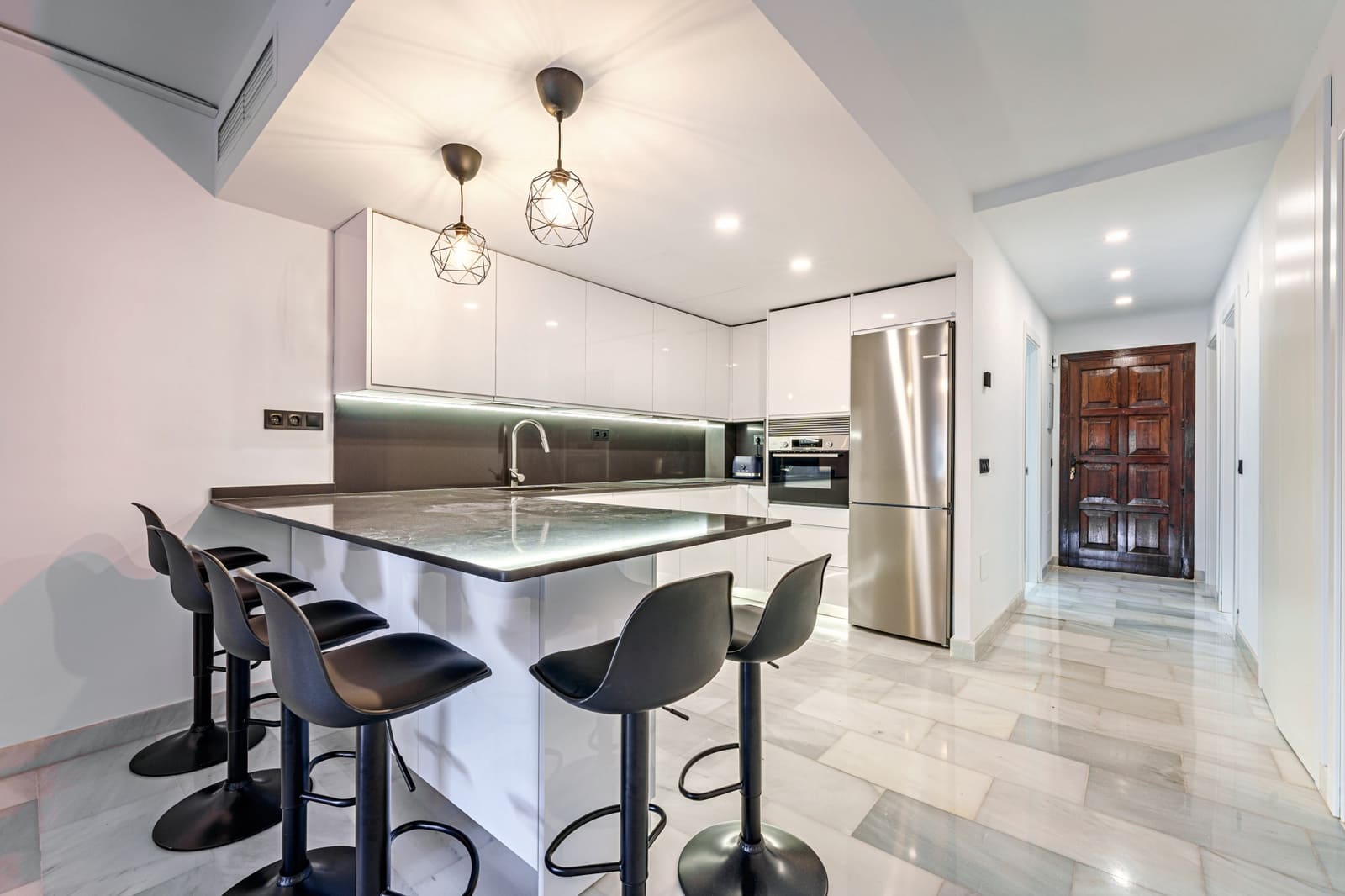 3 chambre Appartement à vendre à Marbella avec piscine garage - 650 000 € (Ref: 9494827)