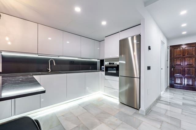 3 chambre Appartement à vendre à Marbella avec piscine garage - 650 000 € (Ref: 9494827)