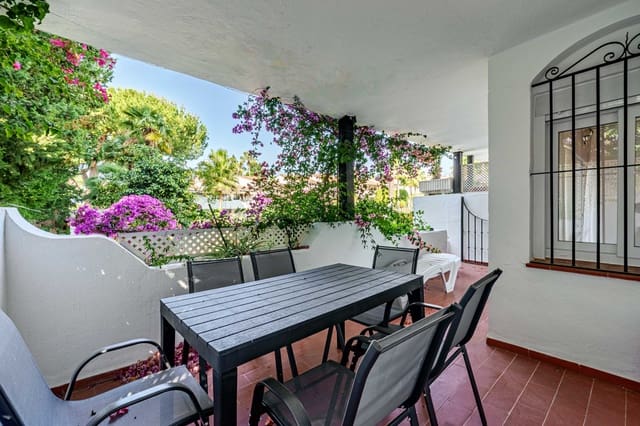 Apartamento de 3 habitaciones en Marbella en venta con piscina garaje - 615.000 € (Ref: 9494827)