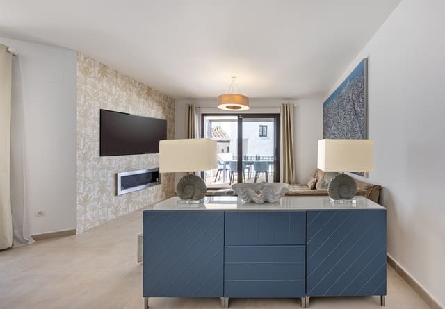 4 sypialnia Apartament na sprzedaż w Marbella z basenem garażem - 795 000 € (Ref: 9494828)