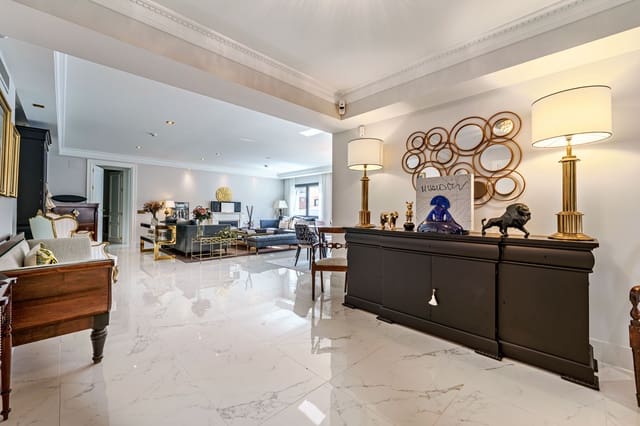 8 soverom Villa til salgs i El Limonar, Málaga by med svømmebasseng garasje - € 5 250 000 (Ref: 9494829)