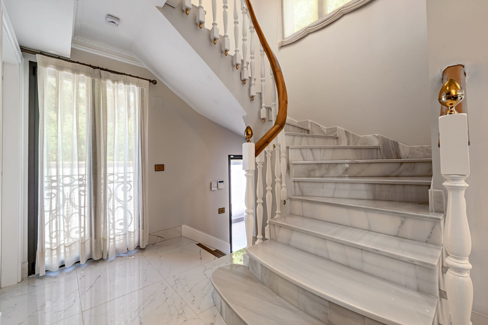 8 sypialnia Willa na sprzedaż w Miasto Malaga z basenem garażem - 5 250 000 € (Ref: 9494829)