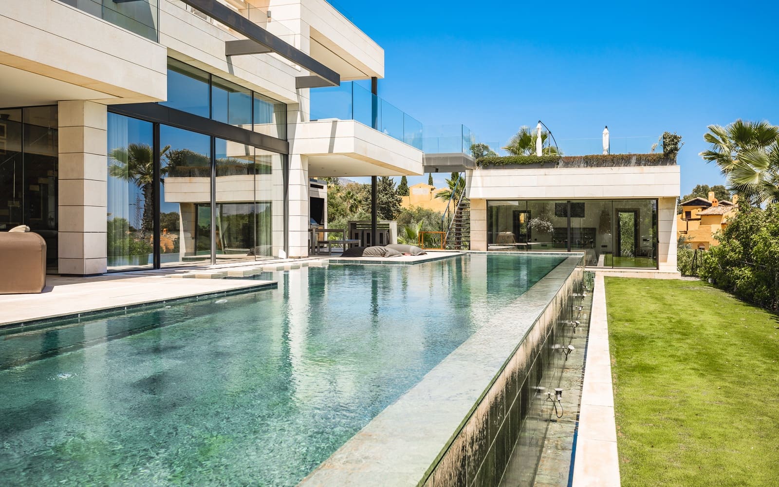 6 quarto Moradia para venda em Marbella com piscina garagem - 6 850 000 € (Ref: 9494830)