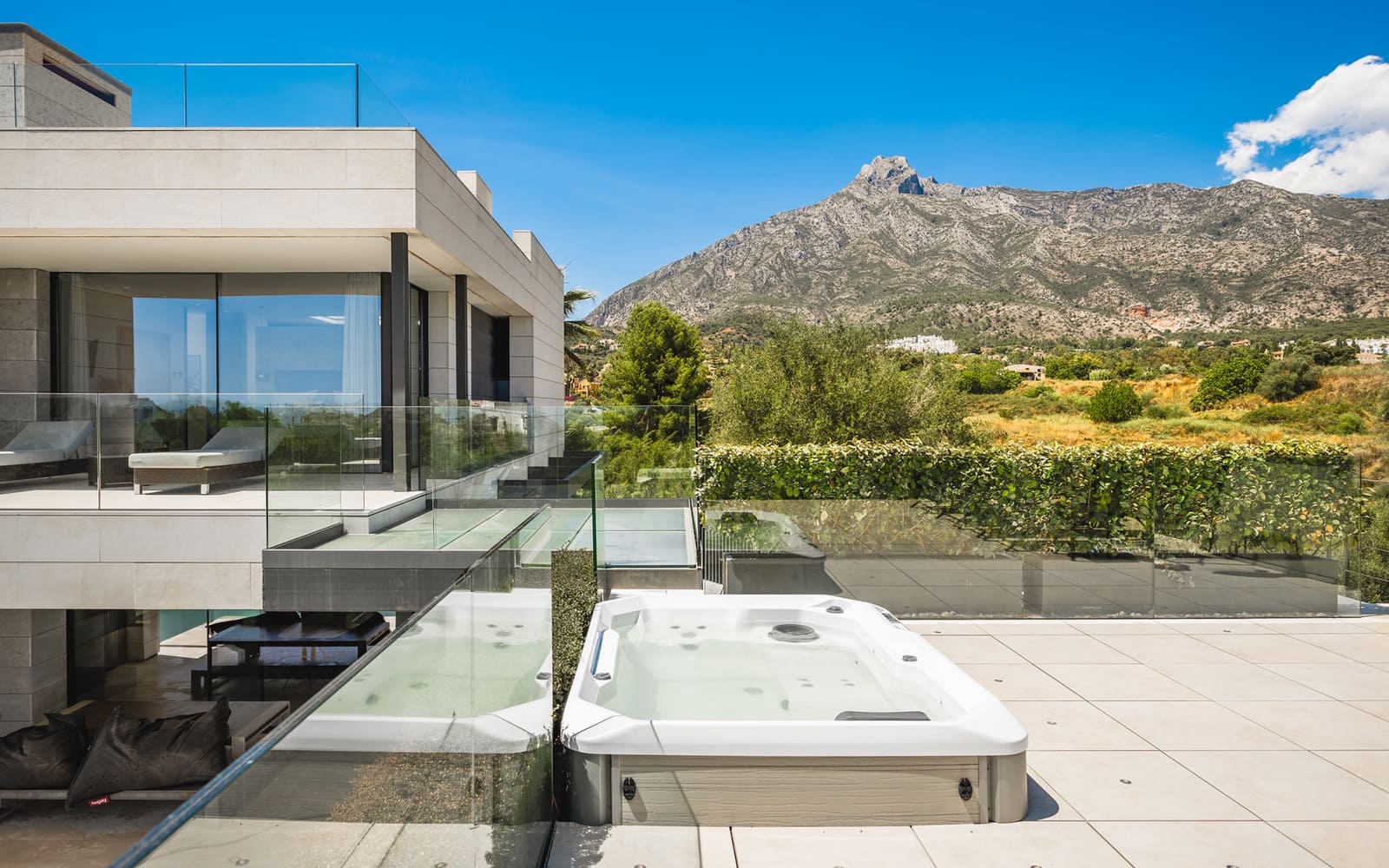 6 quarto Moradia para venda em Marbella com piscina garagem - 6 850 000 € (Ref: 9494830)