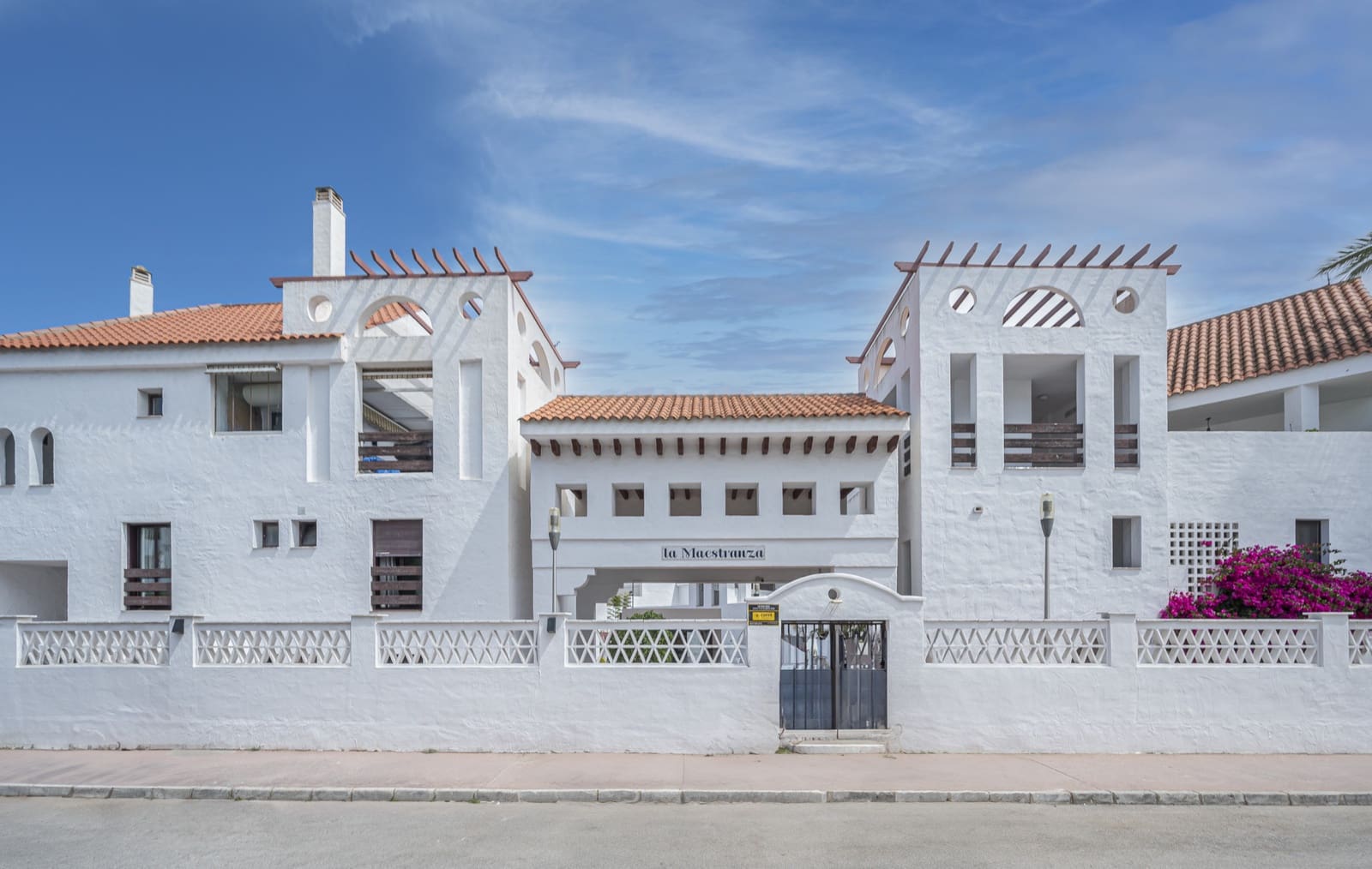 3 soverom Leilighet til salgs i Nueva Andalucia med svømmebasseng garasje - € 785 000 (Ref: 9494838)
