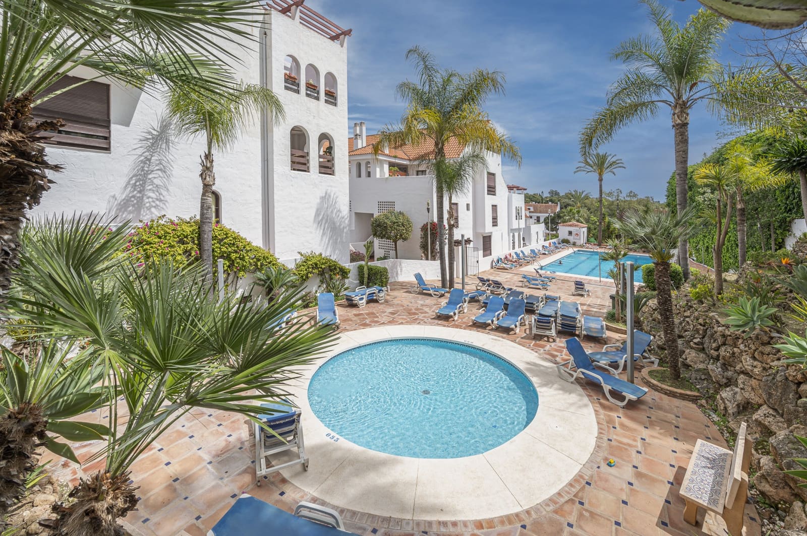 3 soverom Leilighet til salgs i Nueva Andalucia med svømmebasseng garasje - € 785 000 (Ref: 9494838)