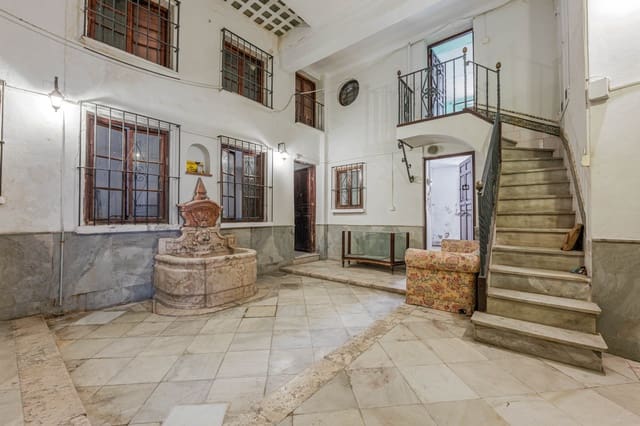 Leilighet til salgs i Centro Historico, Málaga by - € 4 000 000 (Ref: 9494839)