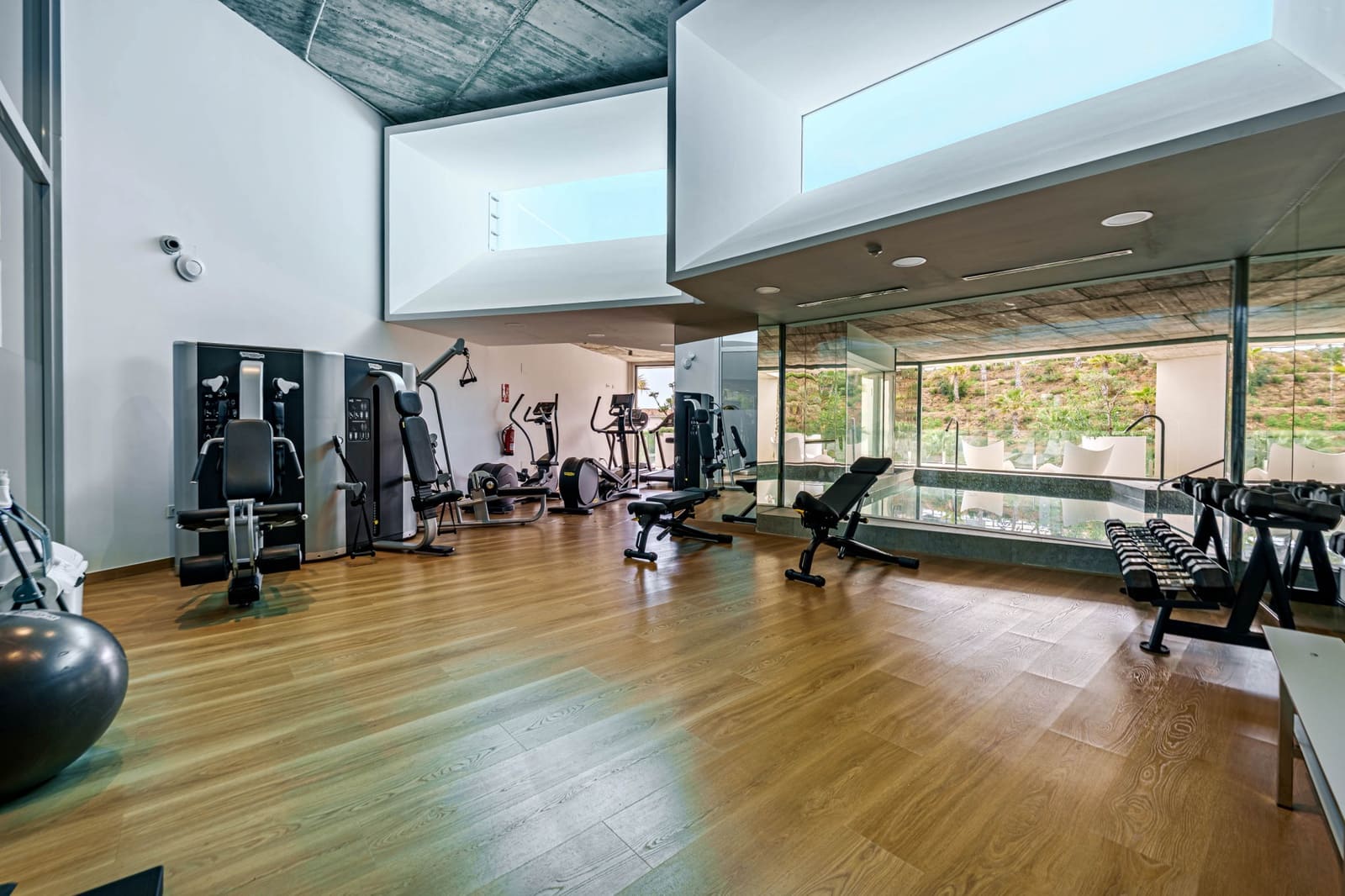 3 sypialnia Penthouse na sprzedaż w Benalmadena Costa z basenem garażem - 1 095 000 € (Ref: 9494841)