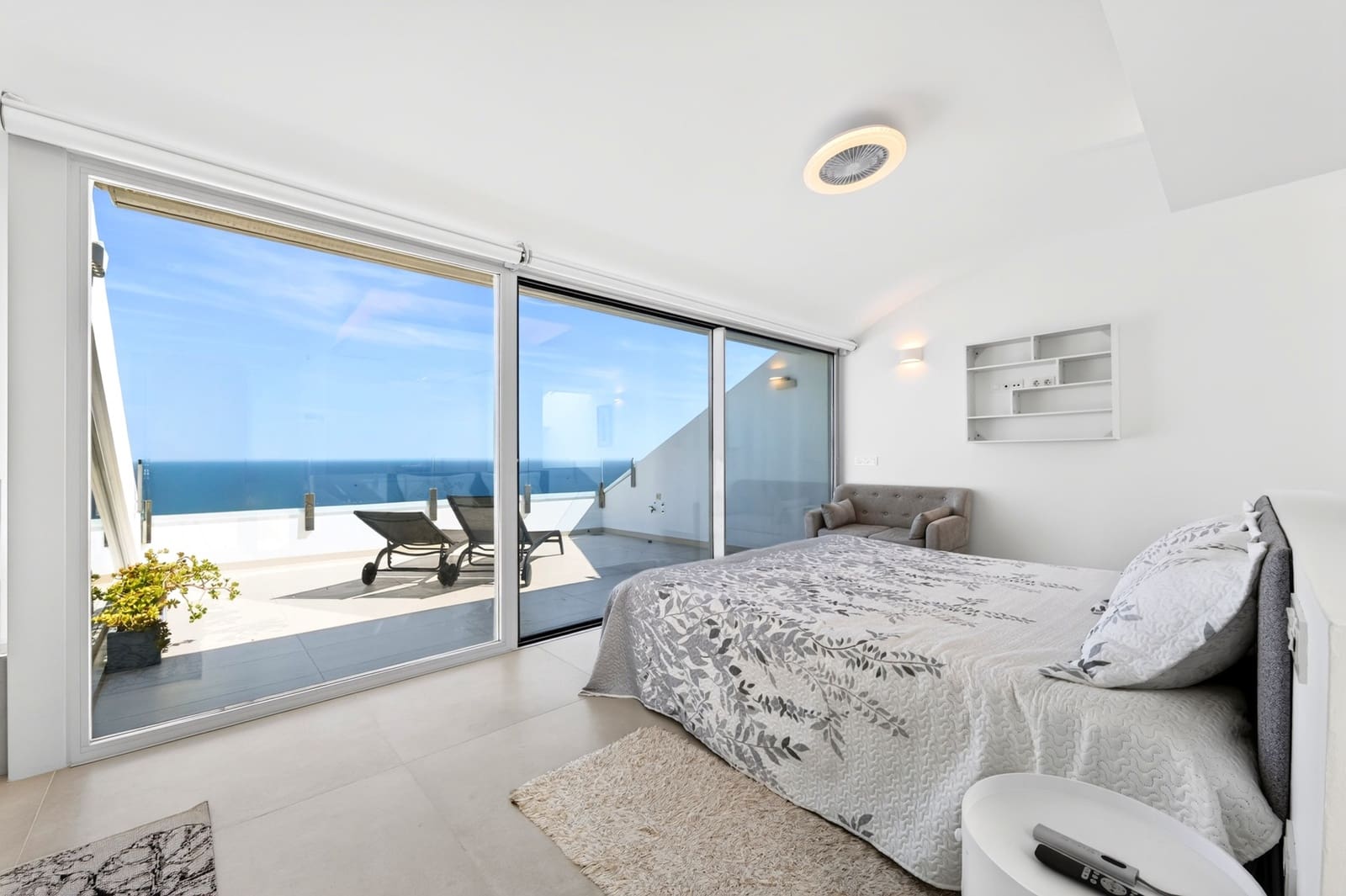 3 sypialnia Penthouse na sprzedaż w Benalmadena Costa z basenem garażem - 1 095 000 € (Ref: 9494841)