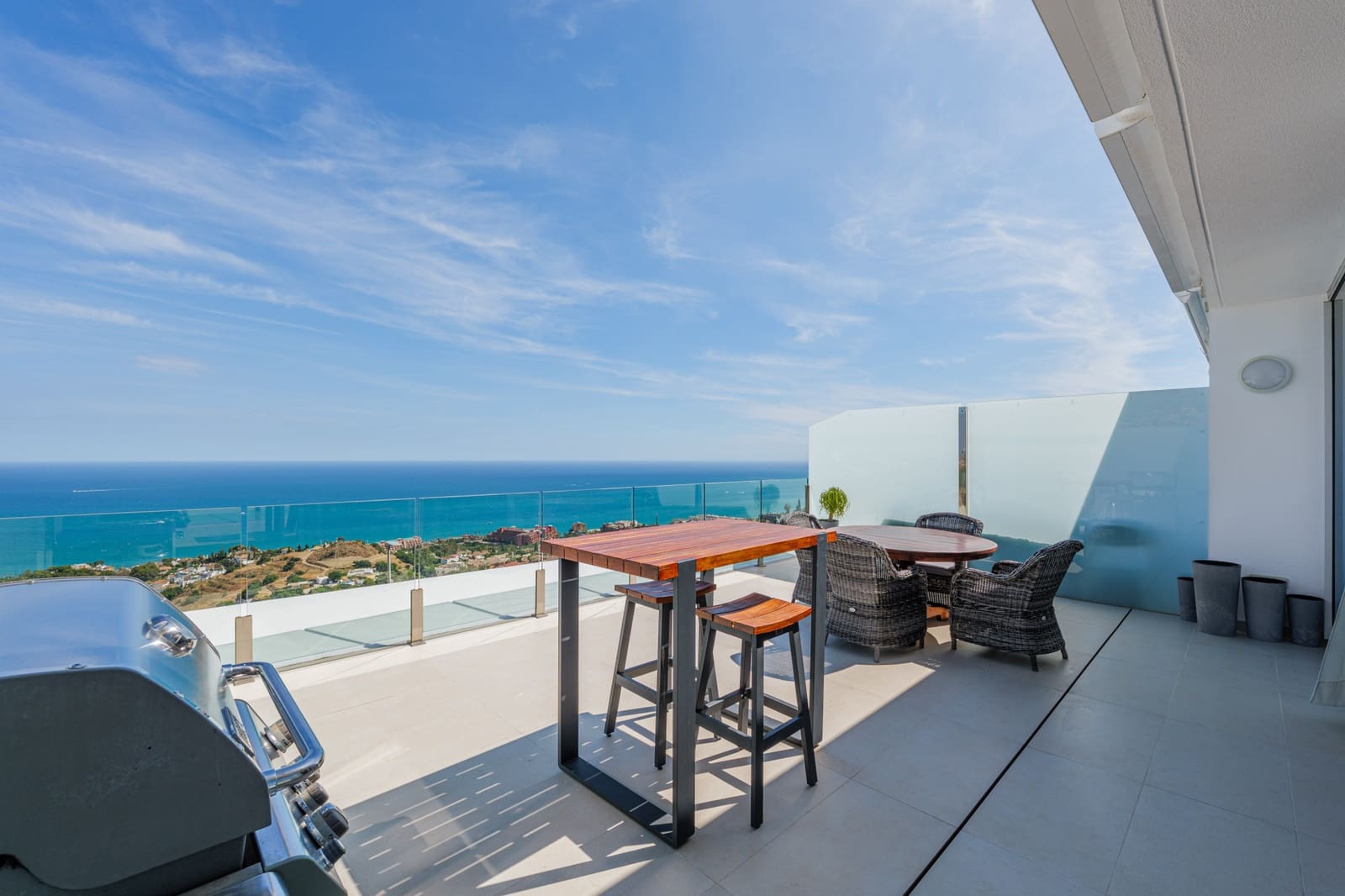 3 sypialnia Penthouse na sprzedaż w Benalmadena Costa z basenem garażem - 1 095 000 € (Ref: 9494841)