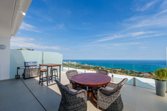 3 soveværelse Penthouse til salg i Benalmadena Costa, Benalmádena med swimmingpool garage - € 1.095.000 (Ref: 9494841)